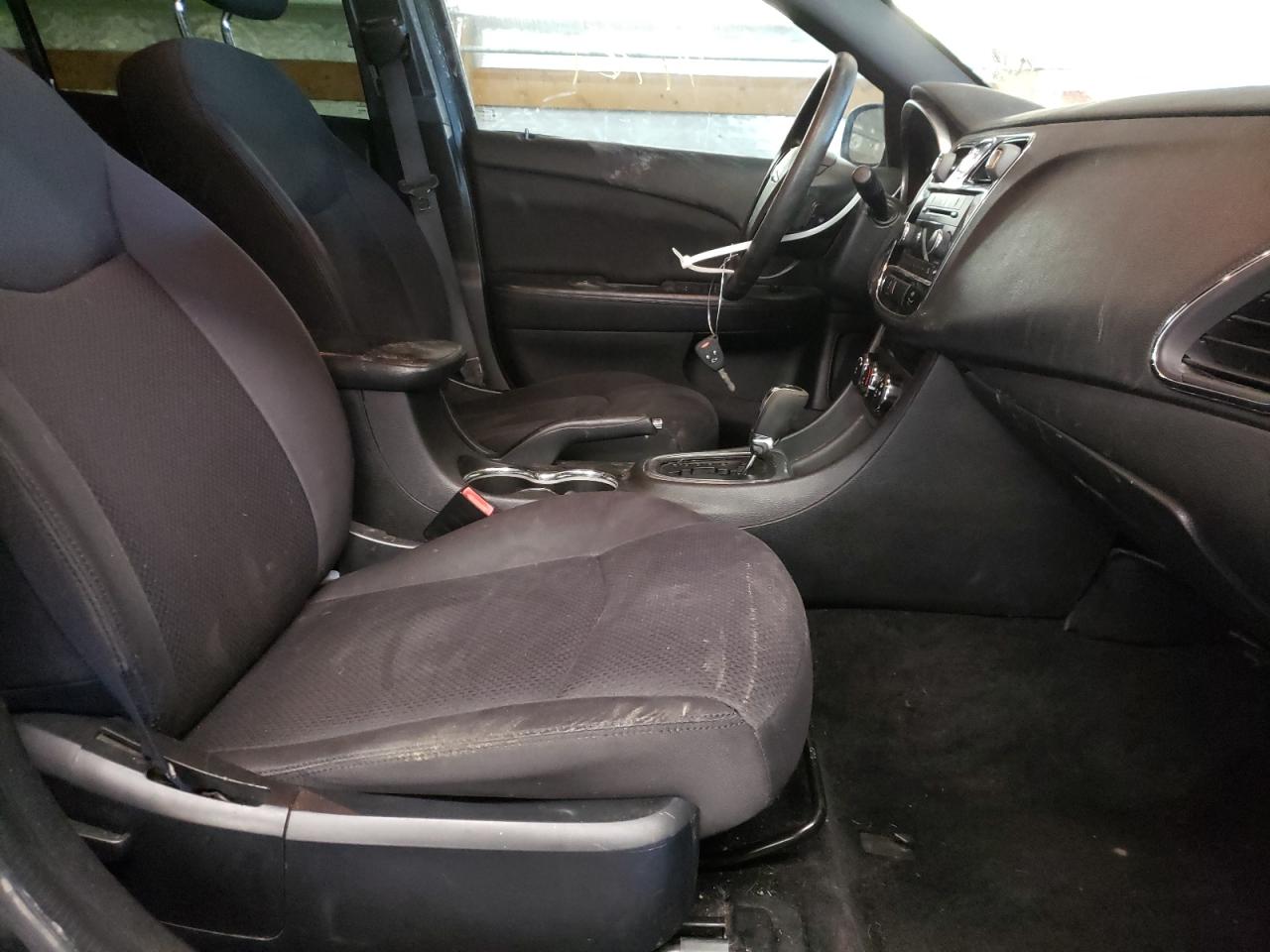 Zdjęcie 5 z aukcji – 2014 CHRYSLER 200 LX z VIN 1C3CCBAB6EN205370