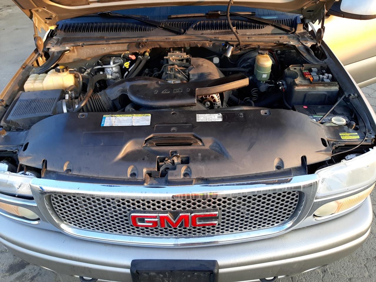 Photo 7 from auction – 2001 GMC DENALI XL with VIN 1GKFK66U81J225087