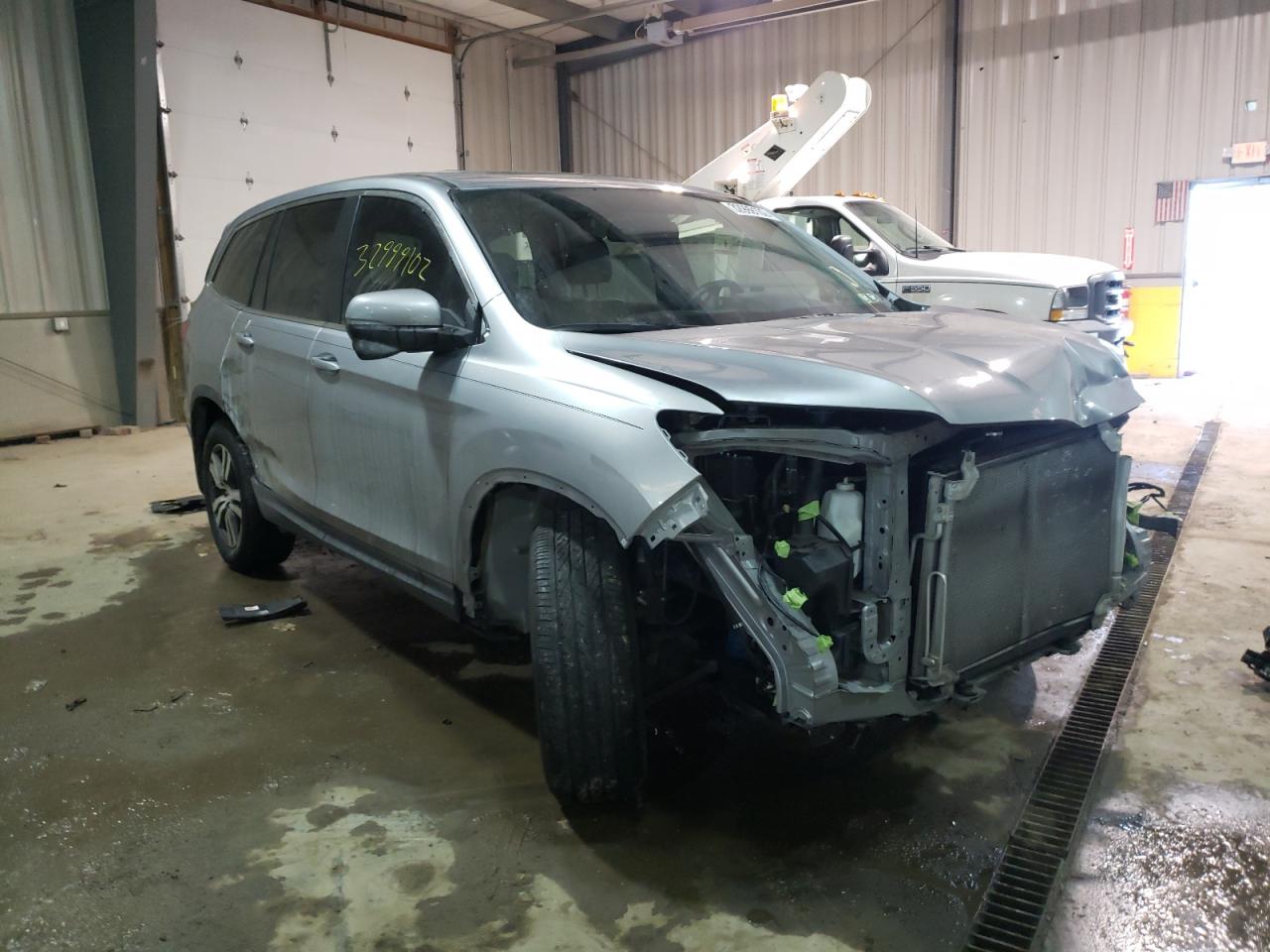 HONDA PILOT EXL 2016 with VIN 5FNYF6H51GB074737 - Photo from auction
