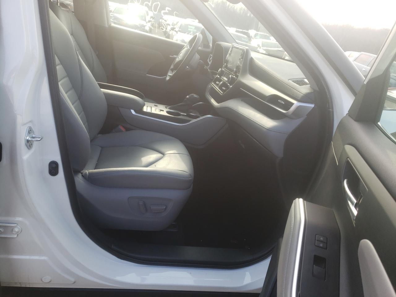 Photo 5 from auction – 2020 TOYOTA HIGHLANDER with VIN 5TDGZRAH1LS008087