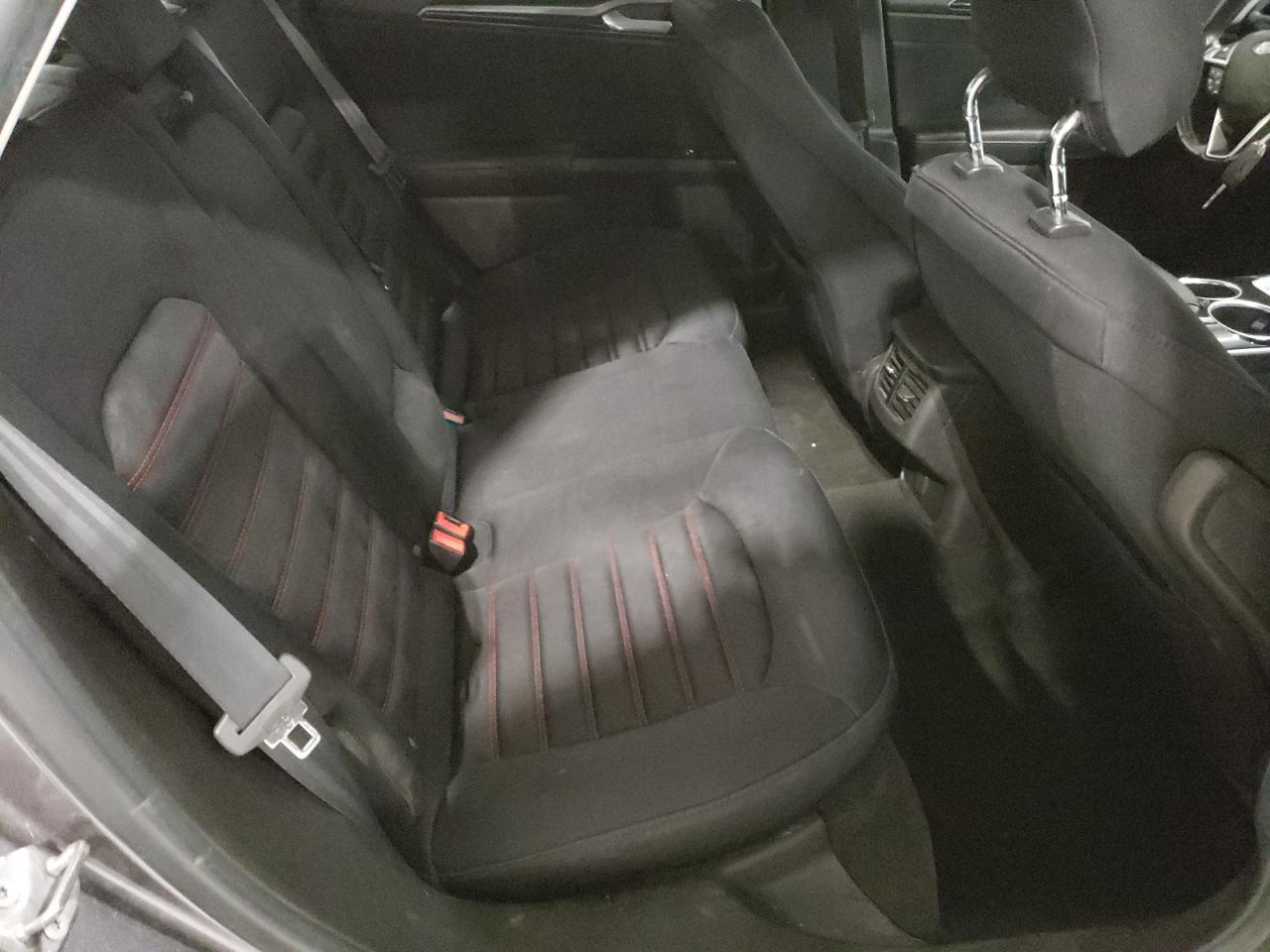 Photo 6 from auction – 2013 FORD FUSION SE with VIN 3FA6P0HR3DR279013