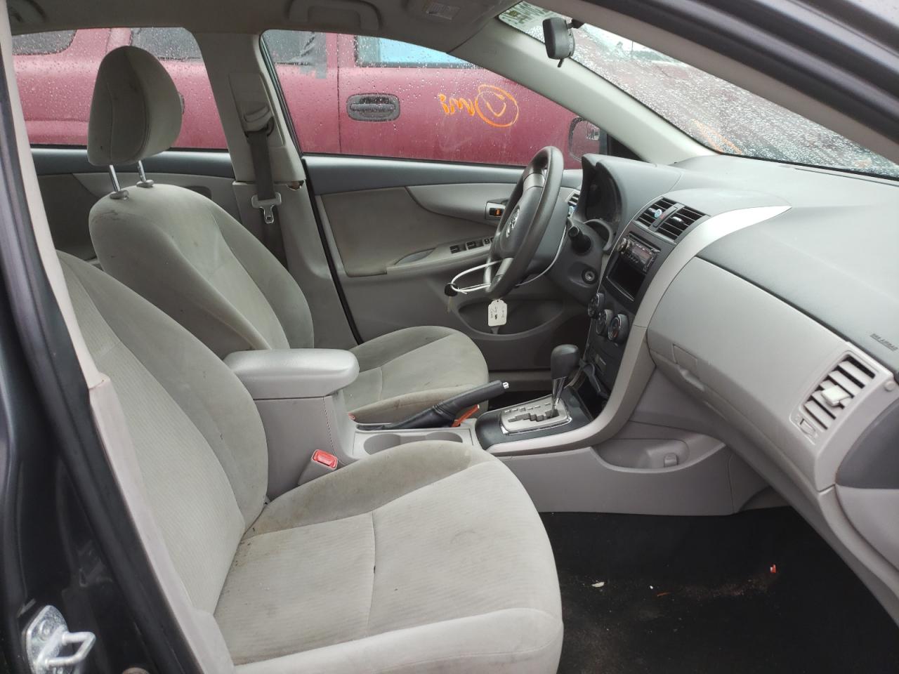 Zdjęcie 5 z aukcji – 2010 TOYOTA COROLLA BA z VIN 2T1BU4EE1AC295044