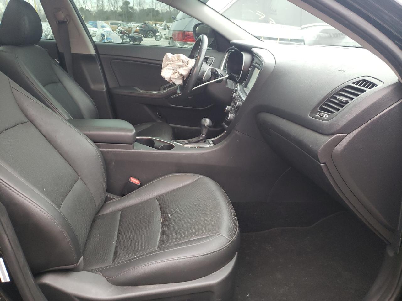 Photo 5 from auction – 2015 KIA OPTIMA SX with VIN 5XXGR4A65FG401789