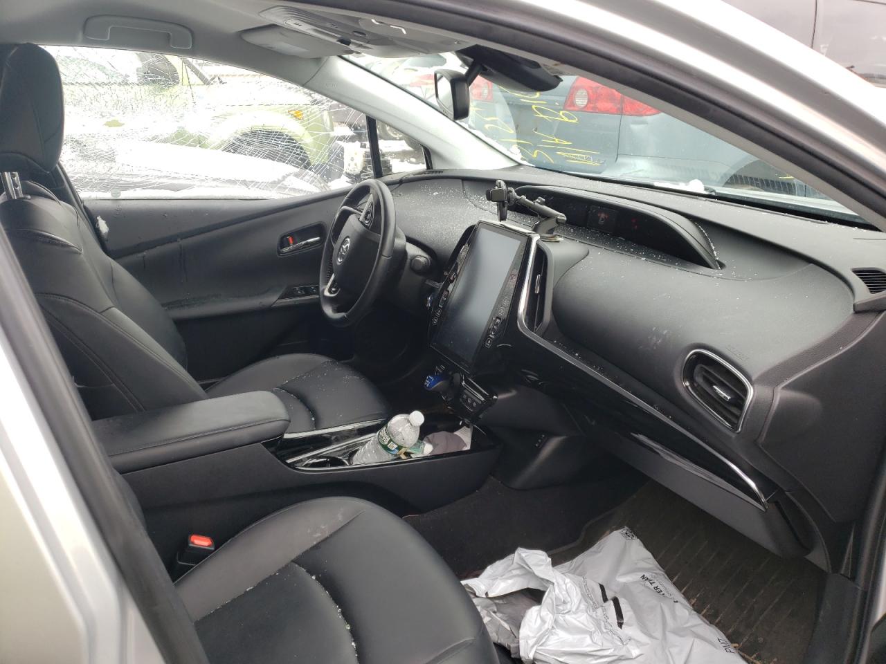 Photo 5 from auction – 2017 TOYOTA PRIUS PRIM with VIN JTDKARFP5H3017580