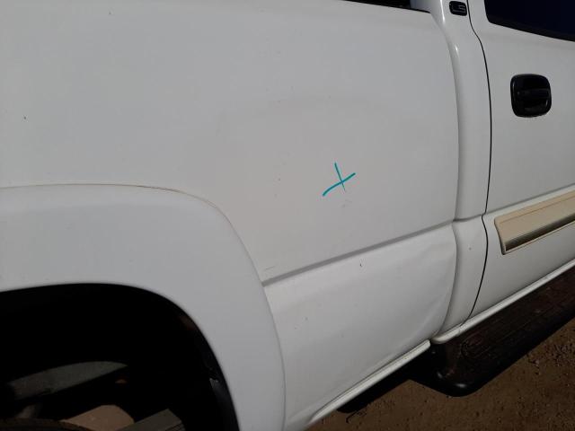 Photo 9 from auction – 2004 CHEVROLET SILVERADO with VIN 1GCHC23U34F143404