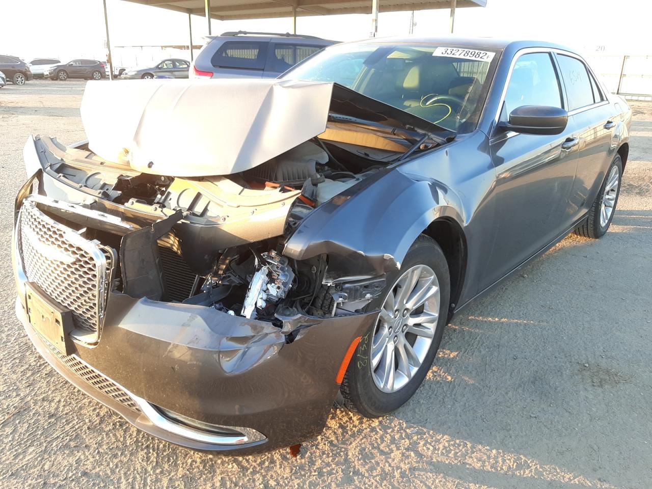 Photo 2 from auction – 2019 CHRYSLER 300 TOURIN with VIN 2C3CCAAG8KH679203