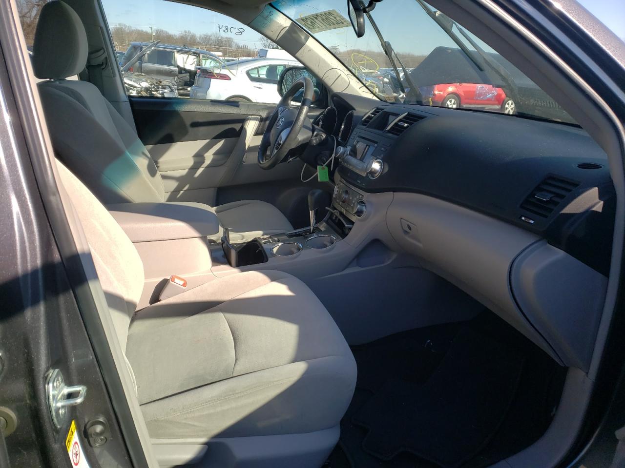 Photo 5 from auction – 2011 TOYOTA HIGHLANDER with VIN 5TDBK3EH6BS077183