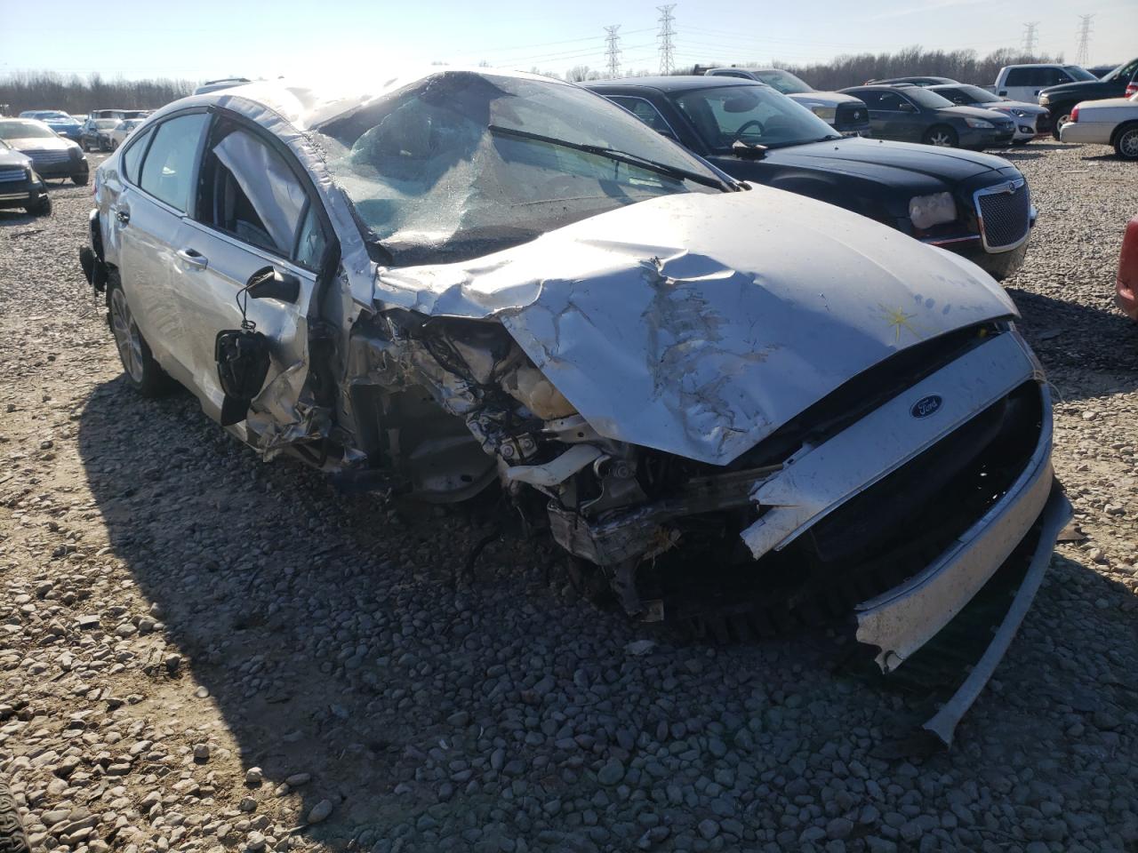 FORD FUSION SE 2019 with VIN 3FA6P0LU6KR225746 - Photo from auction