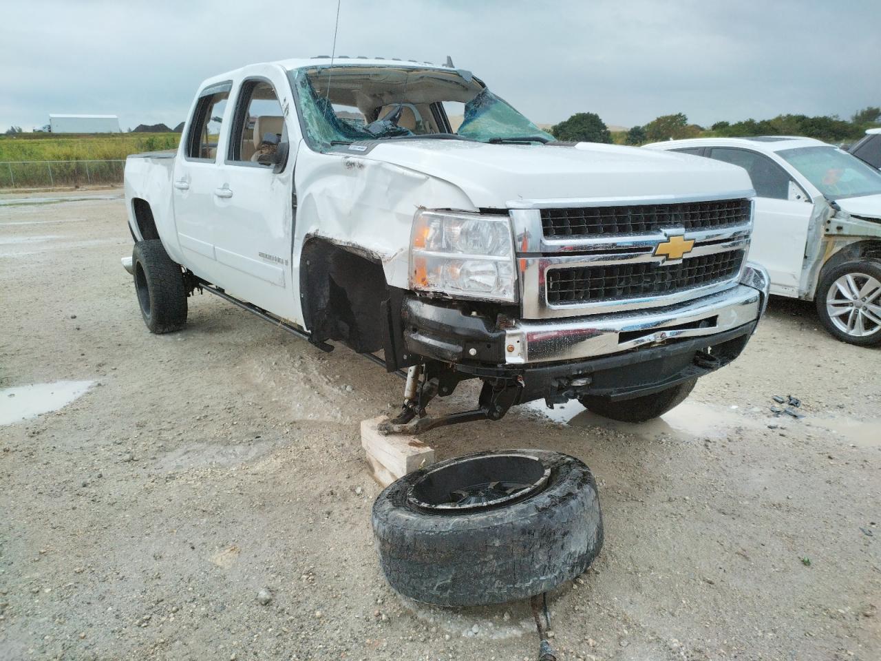 CHEVROLET SILVERADO 2008 with VIN 1GCHC23608F141083 - Photo from auction