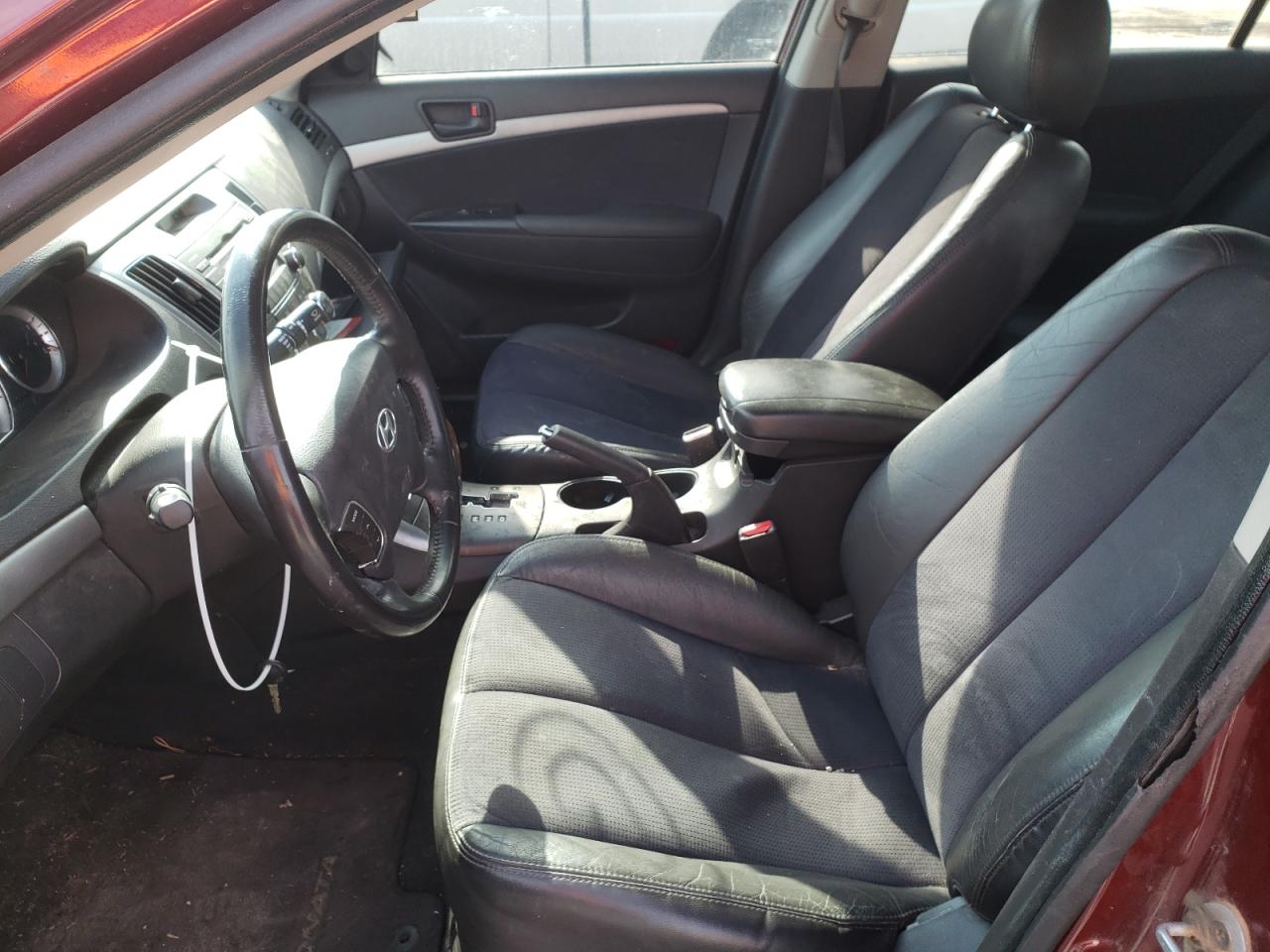 Photo 5 from auction – 2009 HYUNDAI SONATA SE with VIN 5NPEU46F69H472605