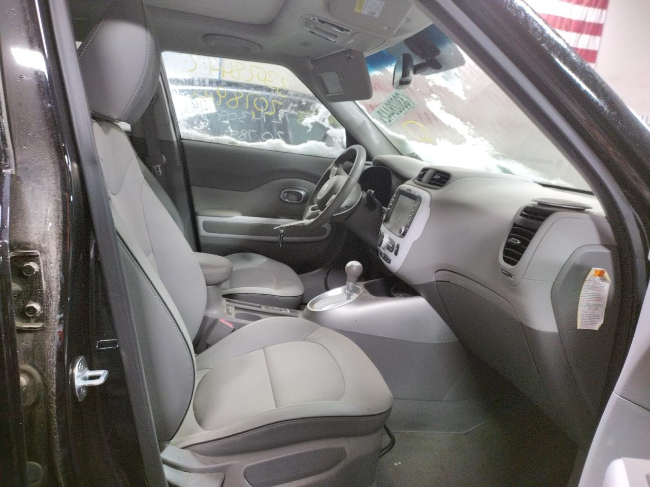 Photo 5 from auction – 2017 KIA SOUL EV + with VIN KNDJX3AE6H7021613