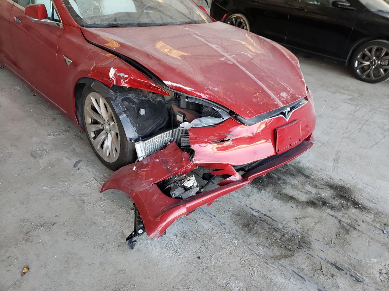 Photo 9 from auction – 2018 TESLA MODEL S with VIN 5YJSA1E25JF273816