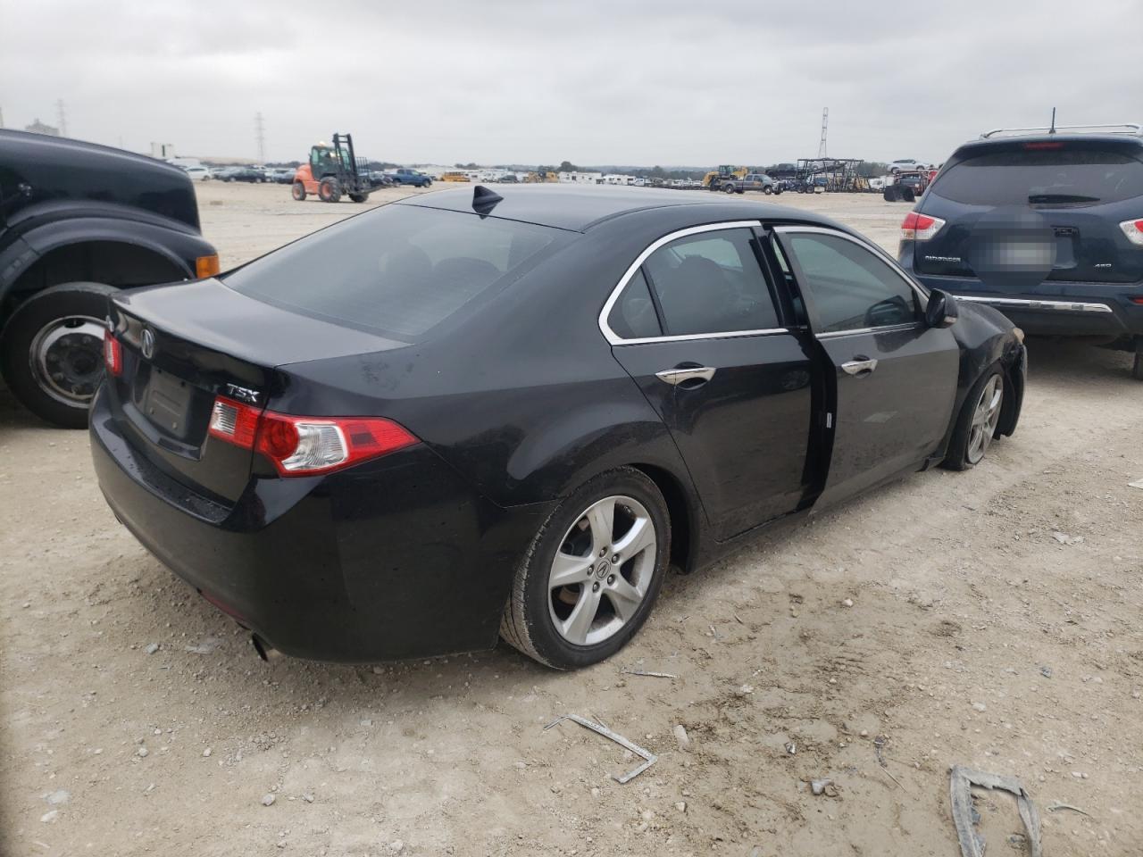 Photo 4 from auction – 2010 ACURA TSX with VIN JH4CU2E64AC011771