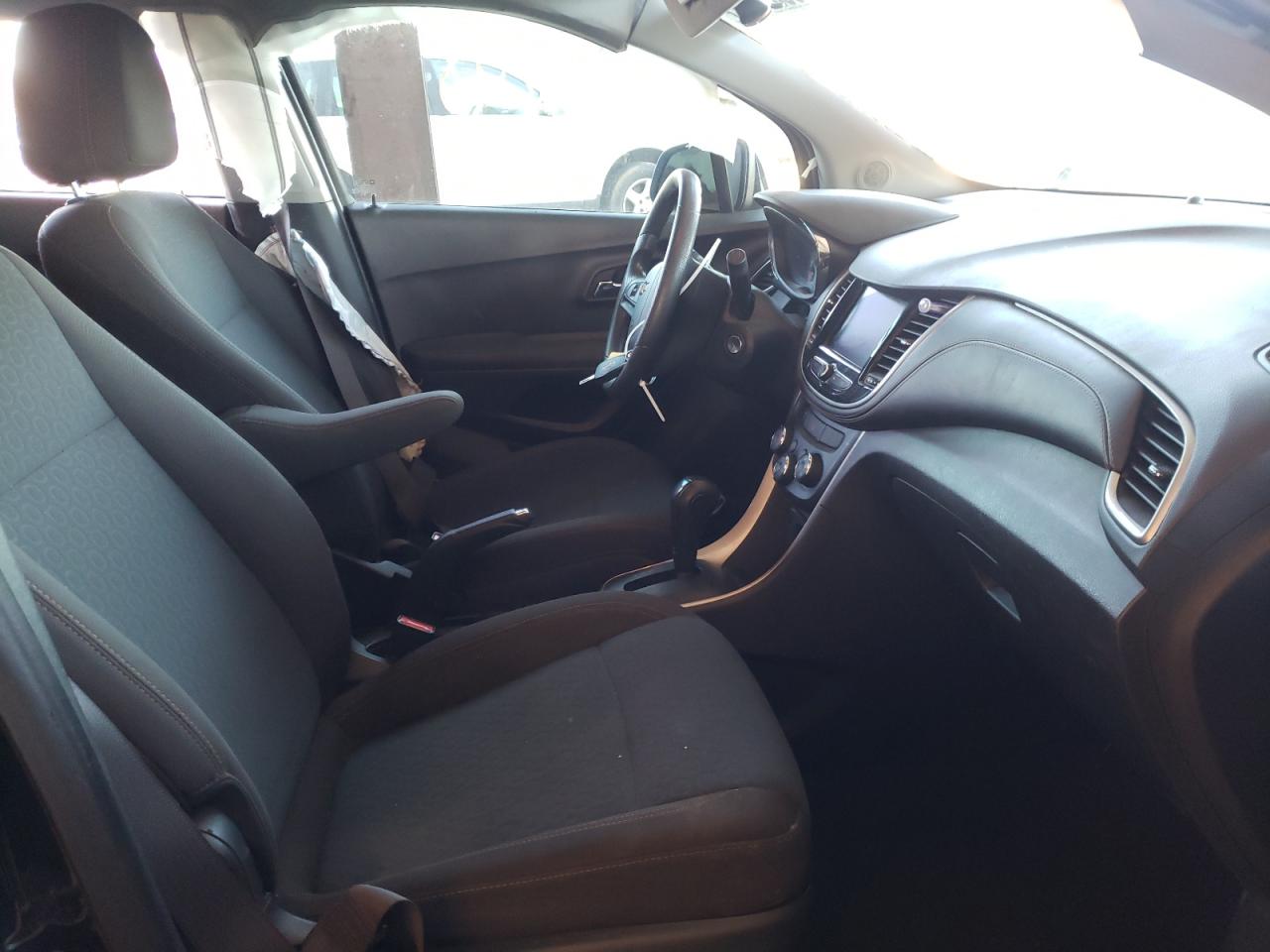 Photo 5 from auction – 2021 CHEVROLET TRAX LS with VIN KL7CJKSB5MB307756