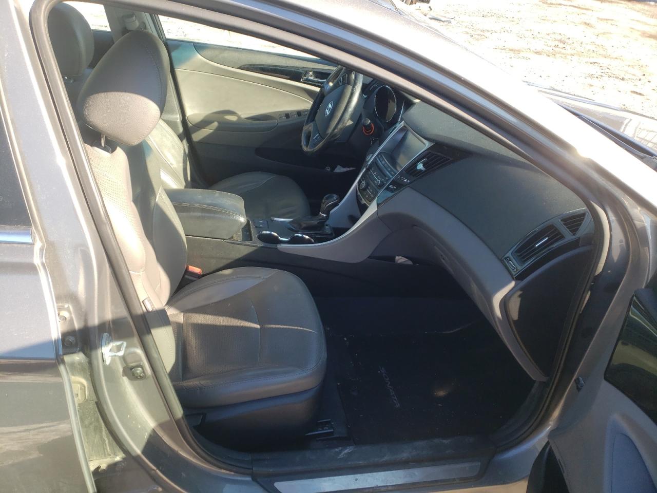 Photo 5 from auction – 2014 HYUNDAI SONATA SE with VIN 5NPEC4AC4EH815731