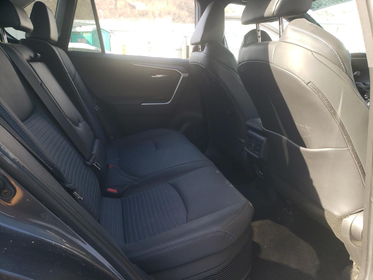 Photo 6 from auction – 2021 TOYOTA RAV4 XSE with VIN 2T3E6RFV2MW019856