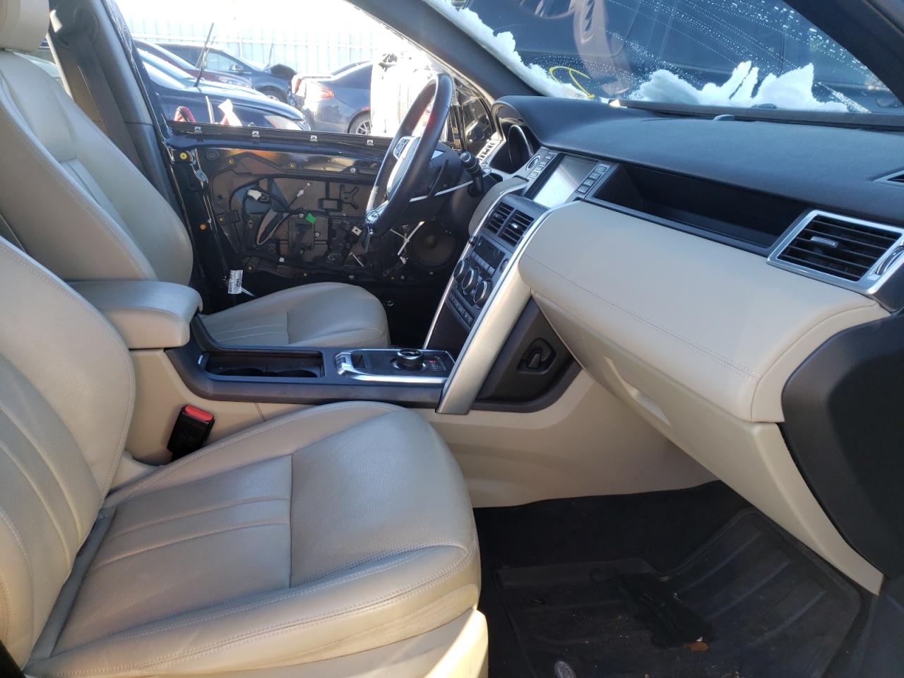 Photo 5 from auction – 2018 LAND ROVER DISCOVERY with VIN SALCR2RX4JH742427