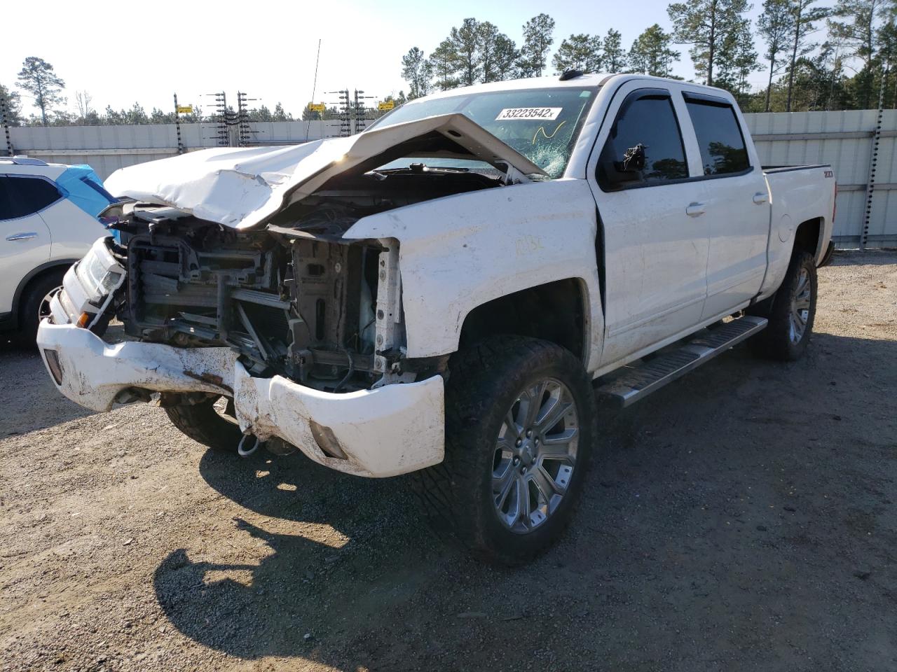 Photo 2 from auction – 2017 CHEVROLET SILVERADO with VIN 3GCUKREC5HG239778
