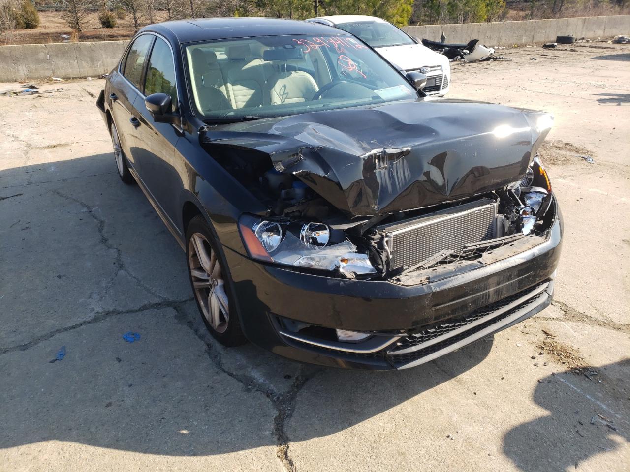 VOLKSWAGEN PASSAT SEL 2014 with VIN 1VWCN7A34EC011389 - Photo from auction
