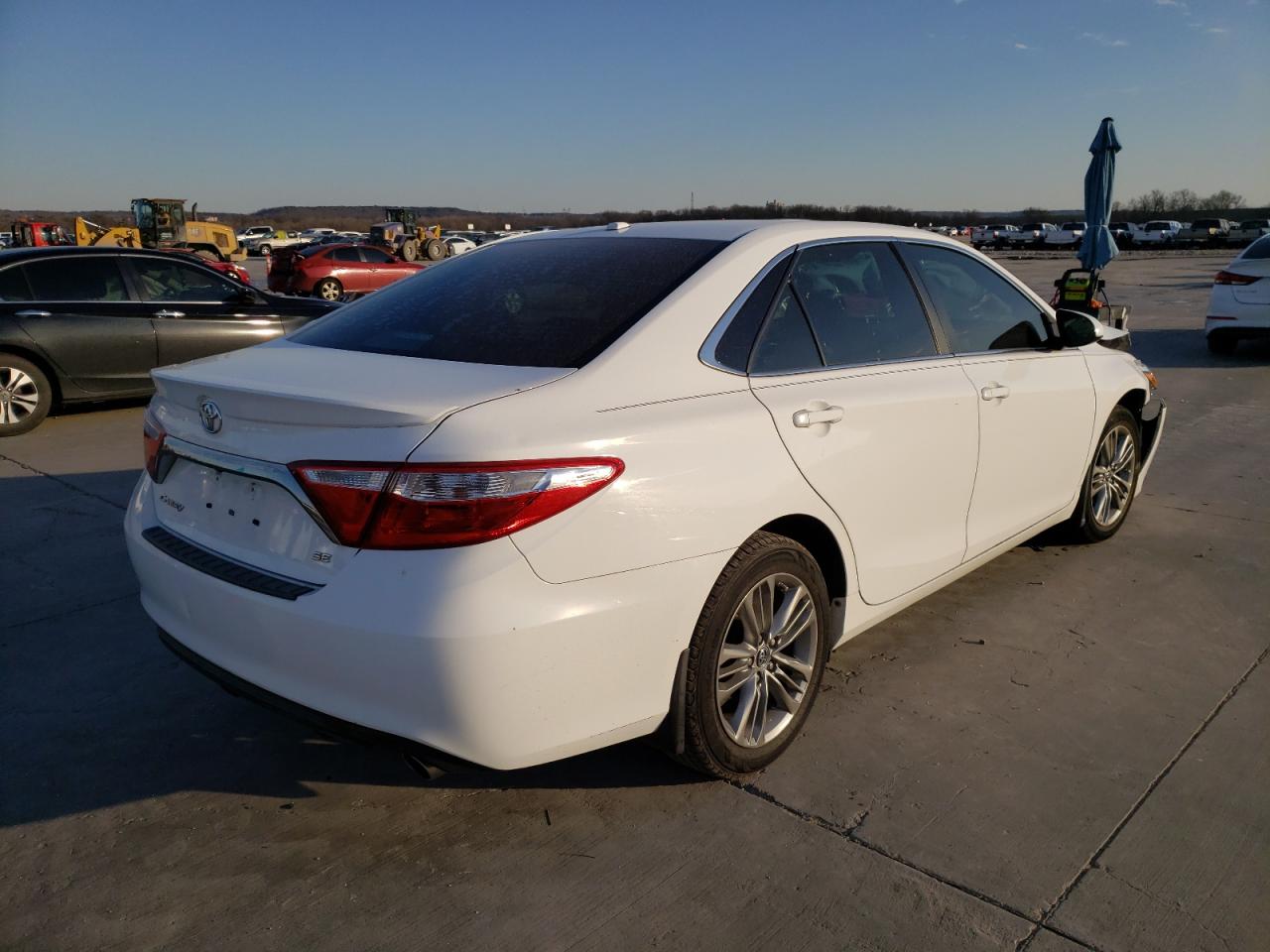 Photo 4 from auction – 2016 TOYOTA CAMRY with VIN 4T1BF1FK5GU520635