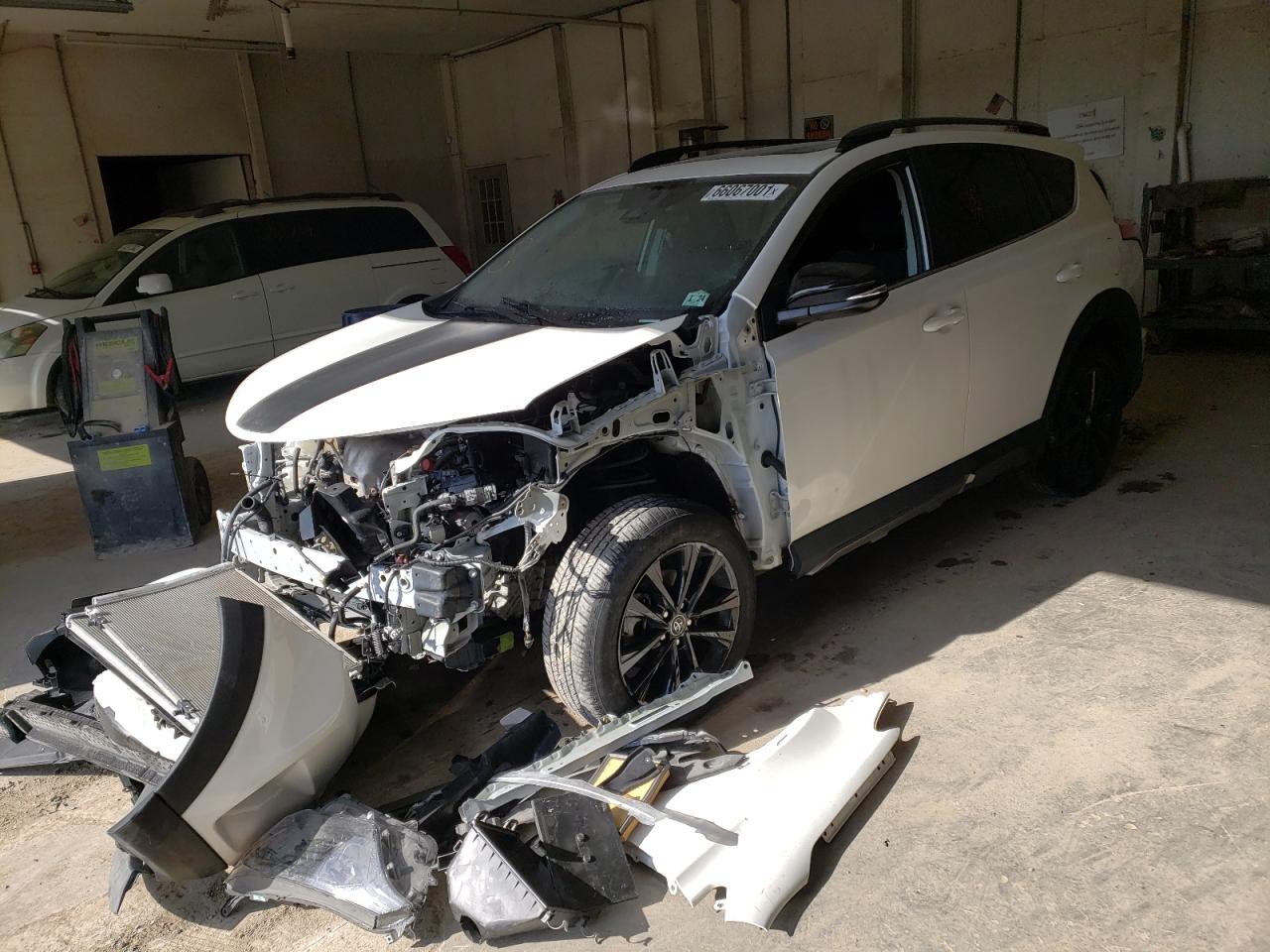 Photo 2 from auction – 2018 TOYOTA RAV4 ADVEN with VIN 2T3RFREV1JW829915