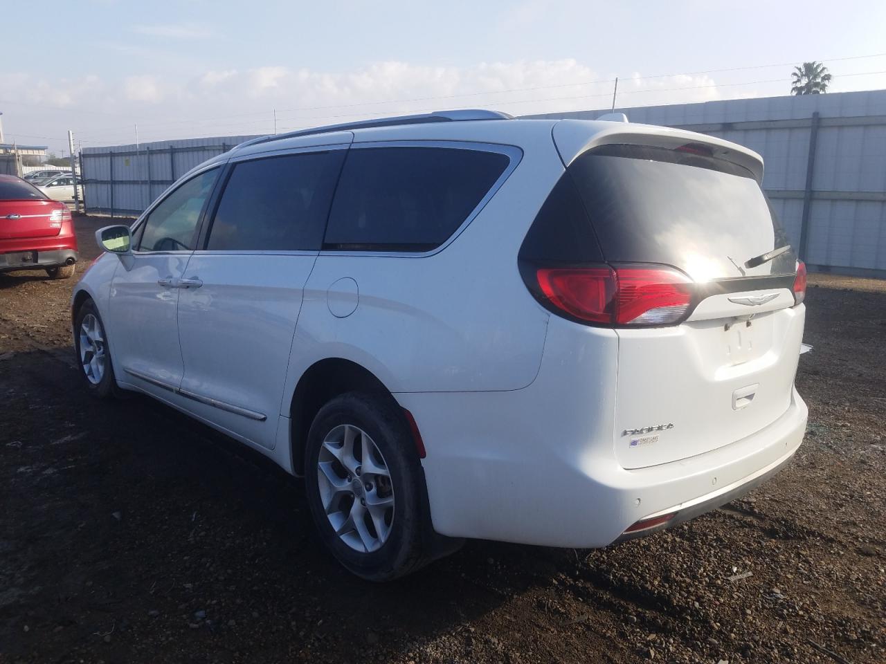 Photo 3 from auction – 2017 CHRYSLER PACIFICA T with VIN 2C4RC1EG9HR796811