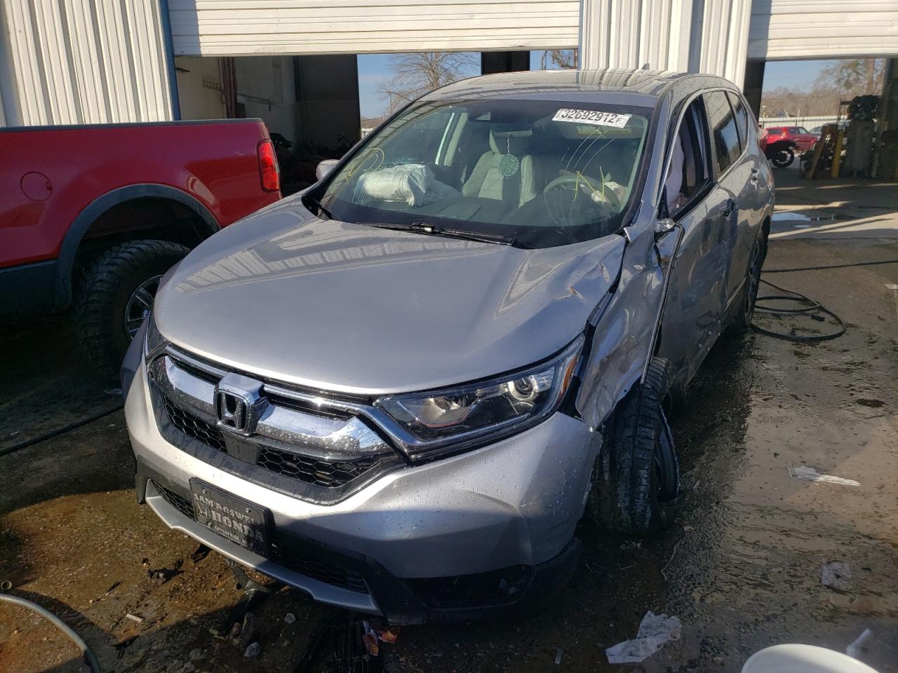 Photo 2 from auction – 2017 HONDA CR-V EX with VIN 7FARW1H5XHE047405
