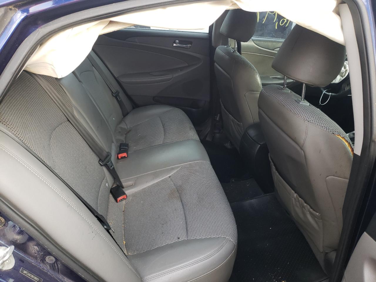 Photo 6 from auction – 2011 HYUNDAI SONATA SE with VIN 5NPEC4AC1BH188451