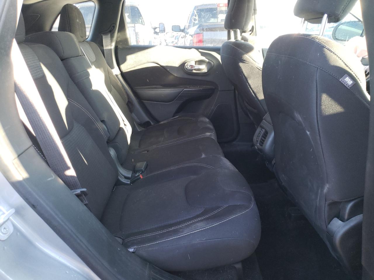 Photo 6 from auction – 2016 JEEP CHEROKEE L with VIN 1C4PJMCS0GW254881