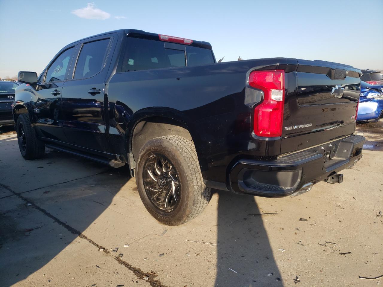 Photo 3 from auction – 2021 CHEVROLET SILVERADO with VIN 3GCUYEEDXMG276755