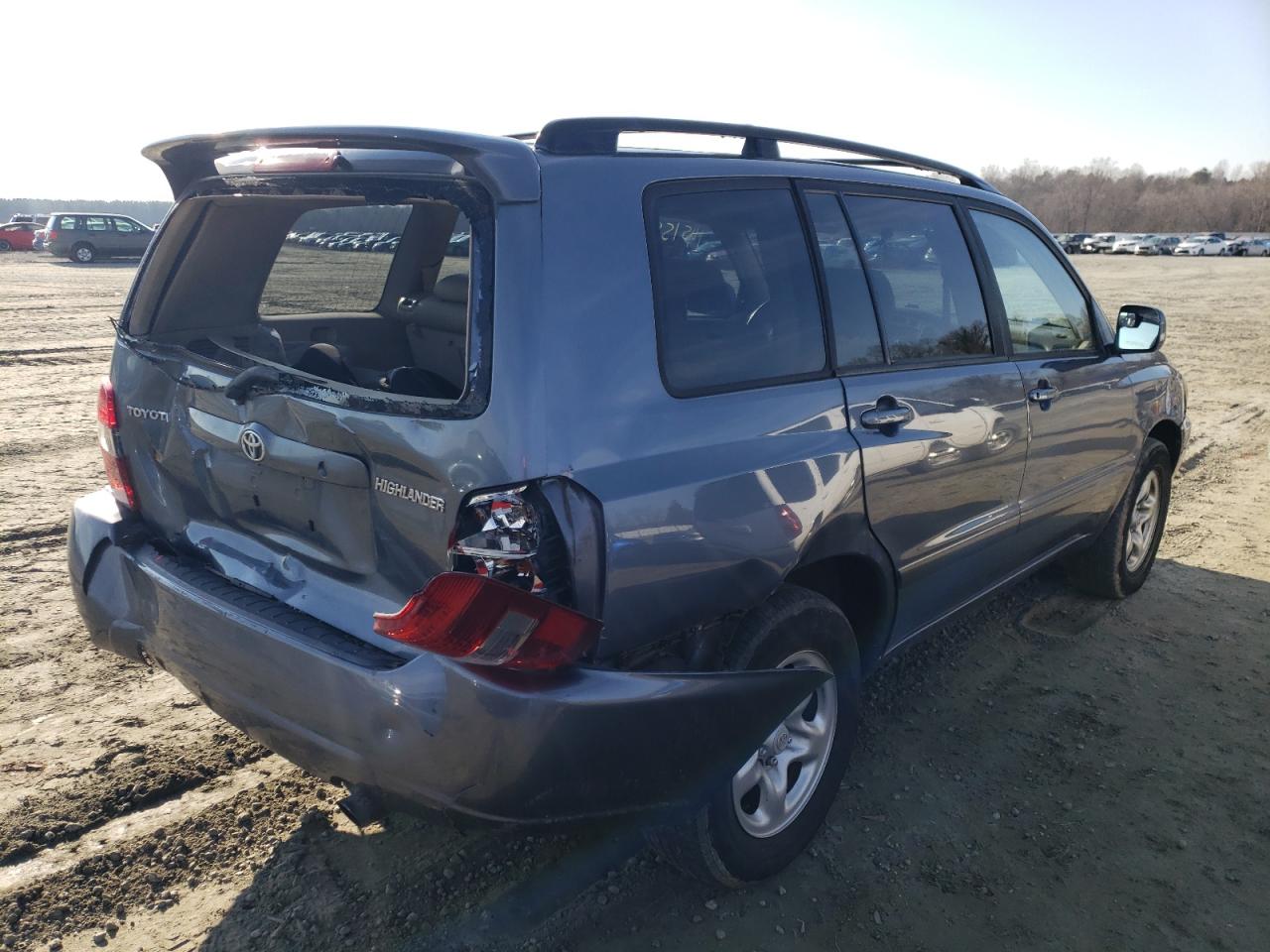 Photo 4 from auction – 2004 TOYOTA HIGHLANDER with VIN JTEGD21A240092476