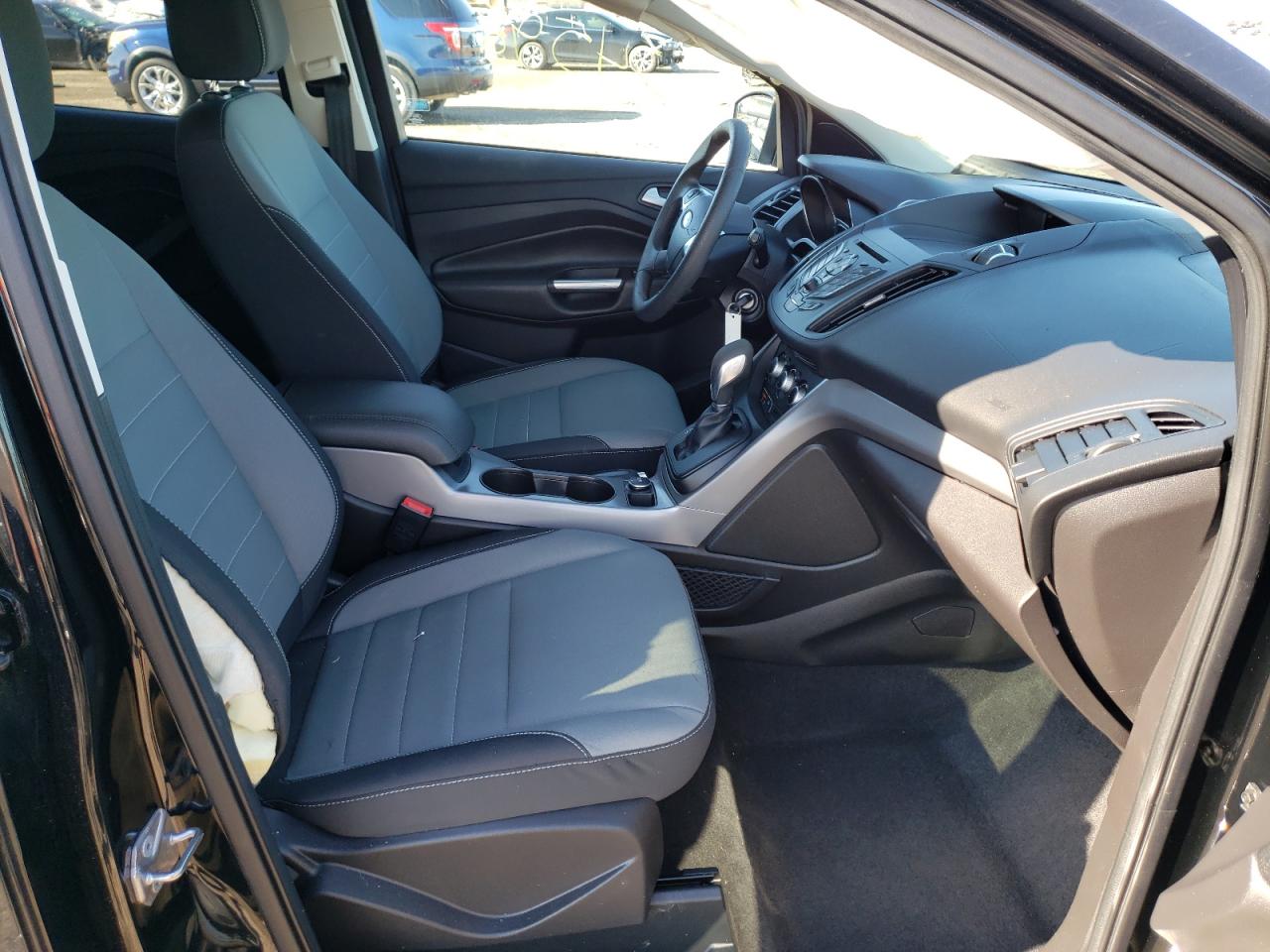 Photo 5 from auction – 2016 FORD ESCAPE SE with VIN 1FMCU0G71GUA61554