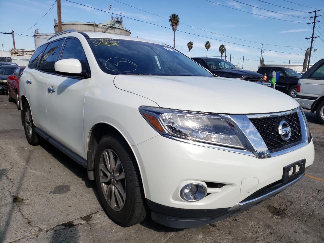 NISSAN PATHFINDER 2016 with VIN 5N1AR2MN4GC664804 - Photo from auction