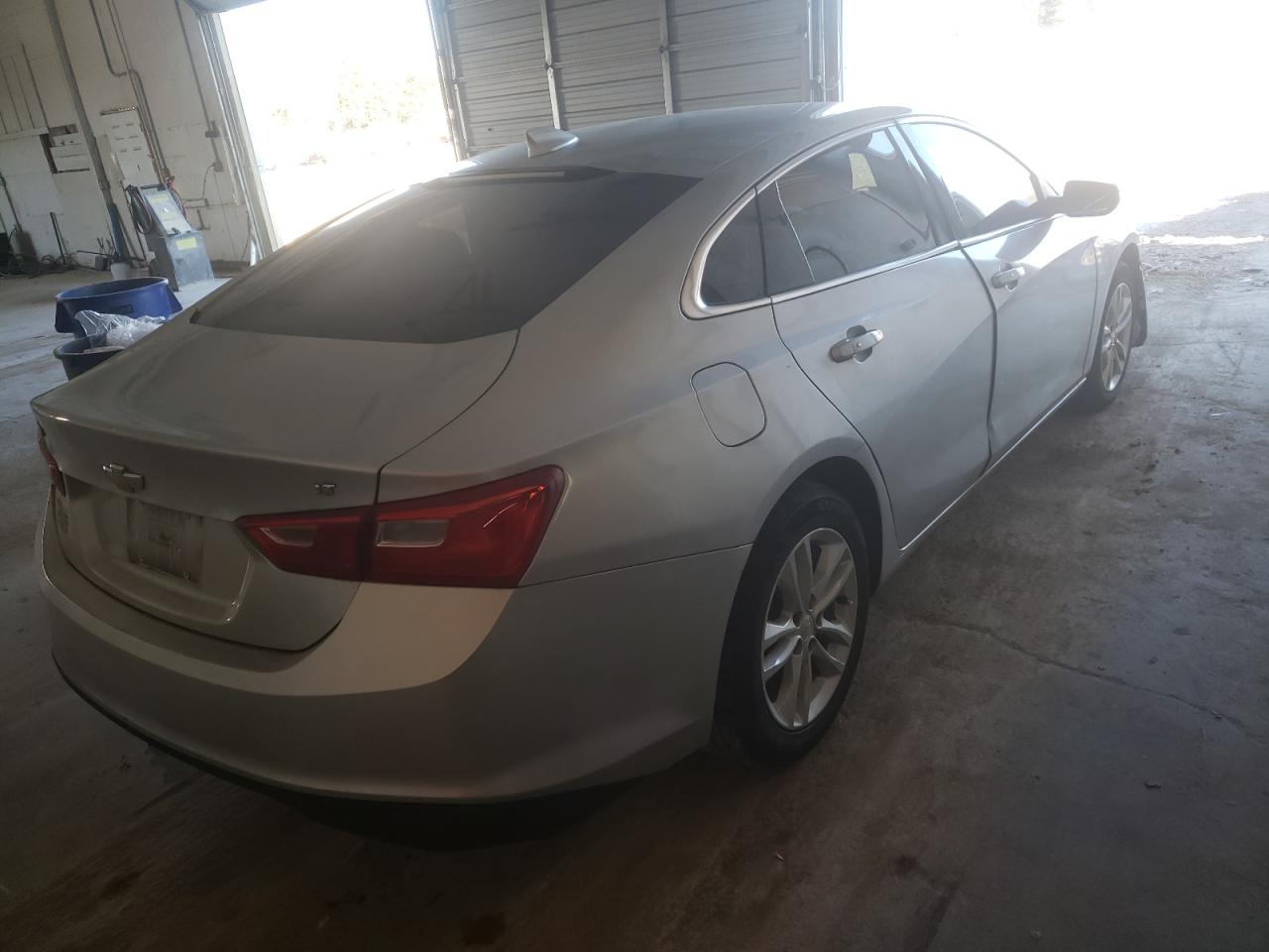 Photo 4 from auction – 2016 CHEVROLET MALIBU LT with VIN 1G1ZE5ST3GF321804