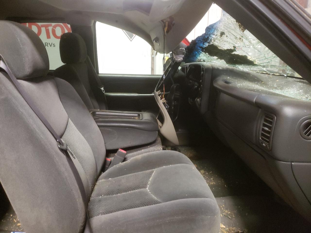 Photo 5 from auction – 2005 CHEVROLET SILVERADO with VIN 2GCEC19T351117311