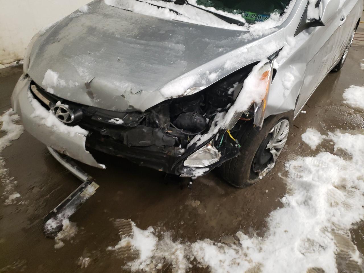 Photo 9 from auction – 2011 HYUNDAI ELANTRA GL with VIN 5NPDH4AE2BH021255