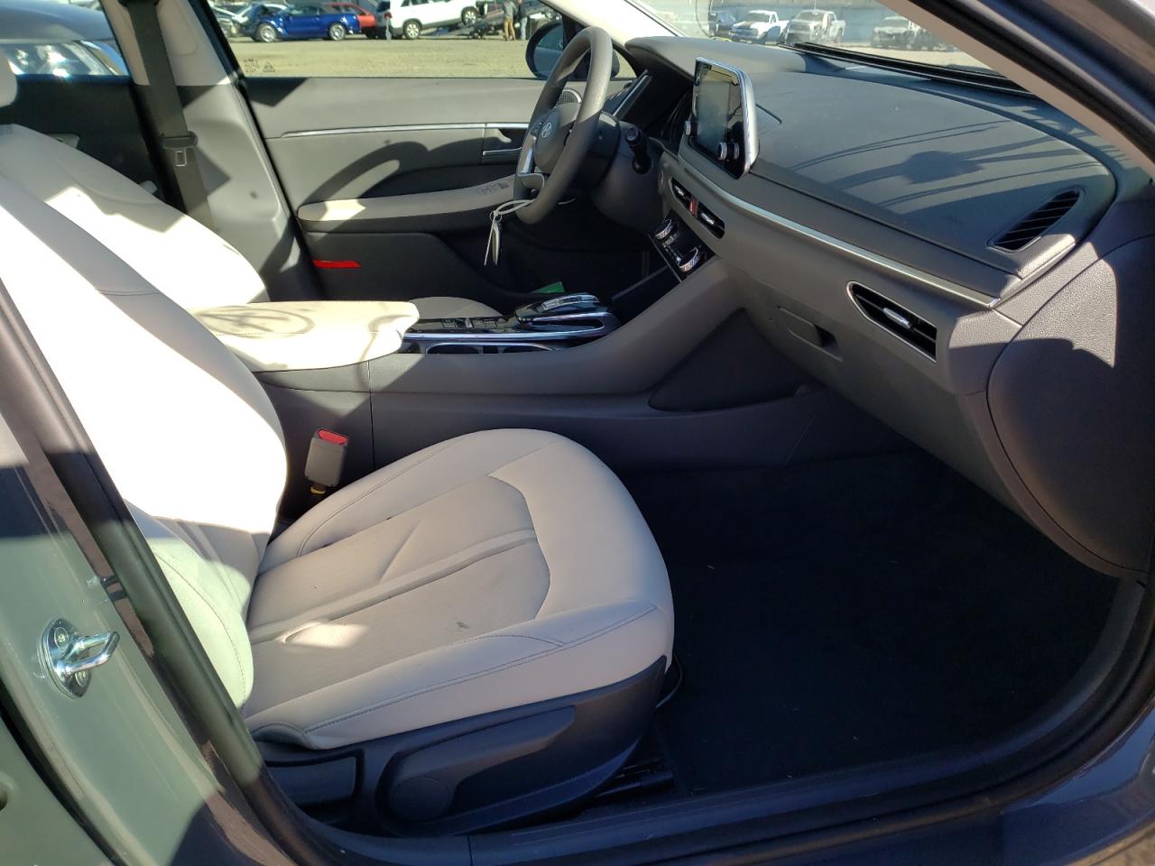 Photo 5 from auction – 2021 HYUNDAI SONATA SEL with VIN KMHL64JA2MA166994