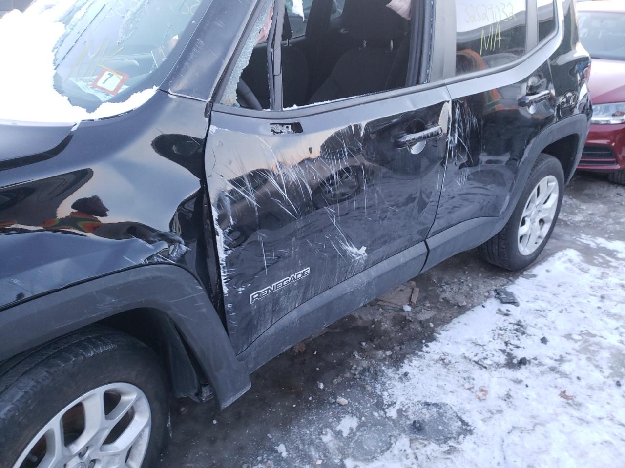 Photo 9 from auction – 2018 JEEP RENEGADE L with VIN ZACCJBBB4JPJ23751