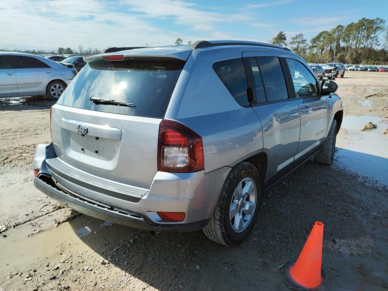 Photo 4 from auction – 2015 JEEP COMPASS SP with VIN 1C4NJCBA1FD313585