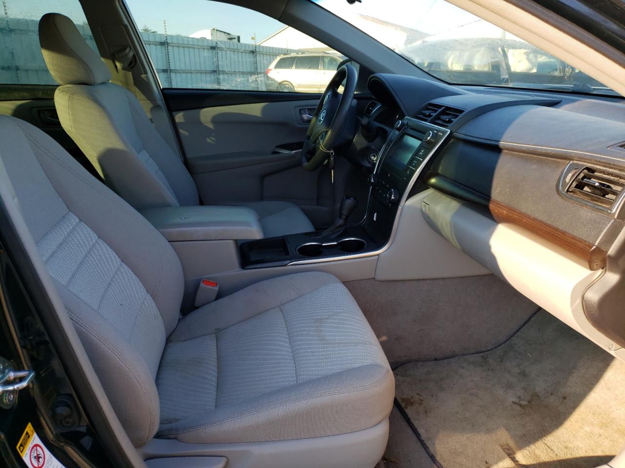 Photo 5 from auction – 2017 TOYOTA CAMRY LE with VIN 4T1BF1FK4HU382457