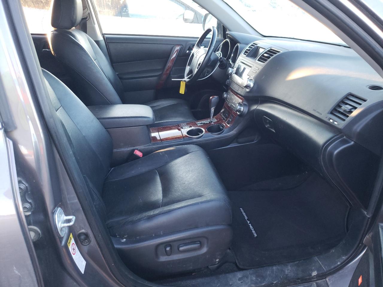 Photo 5 from auction – 2012 TOYOTA HIGHLANDER with VIN JTEDC3EH7C2008481