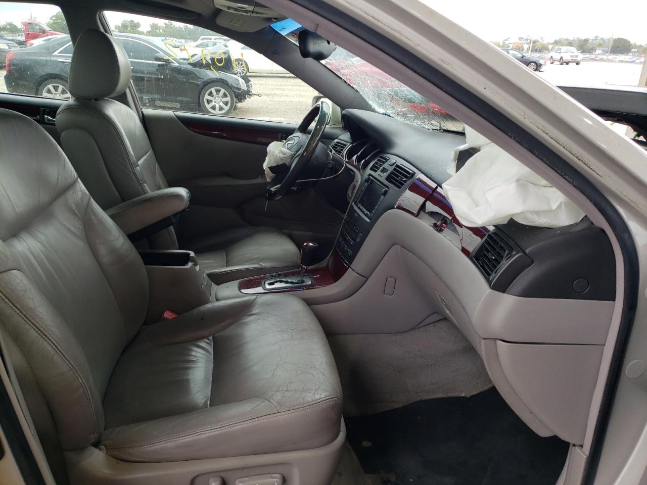 Photo 5 from auction – 2004 LEXUS ES 330 with VIN JTHBA30G640019063