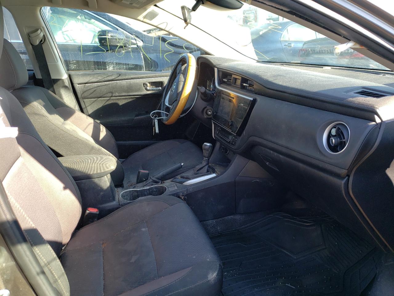 Photo 5 from auction – 2017 TOYOTA COROLLA L with VIN 2T1BURHE2HC925642