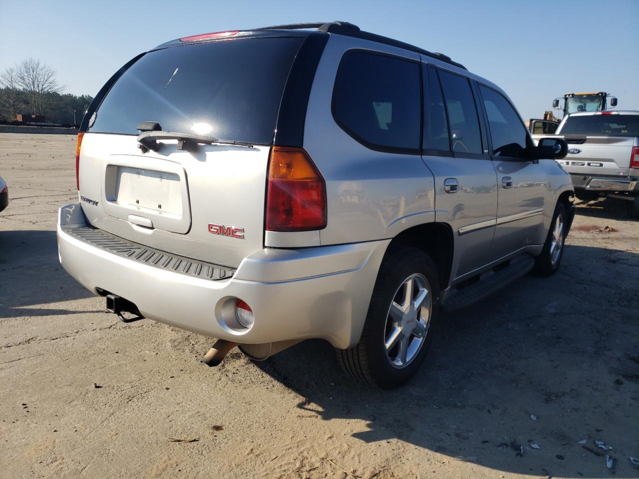 Photo 4 from auction – 2007 GMC ENVOY with VIN 1GKDT13S472246421