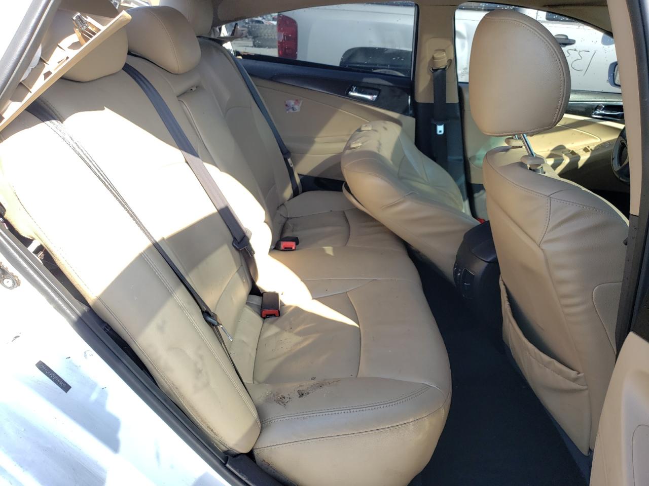 Photo 6 from auction – 2011 HYUNDAI SONATA with VIN 5NPEC4ACXBH198878