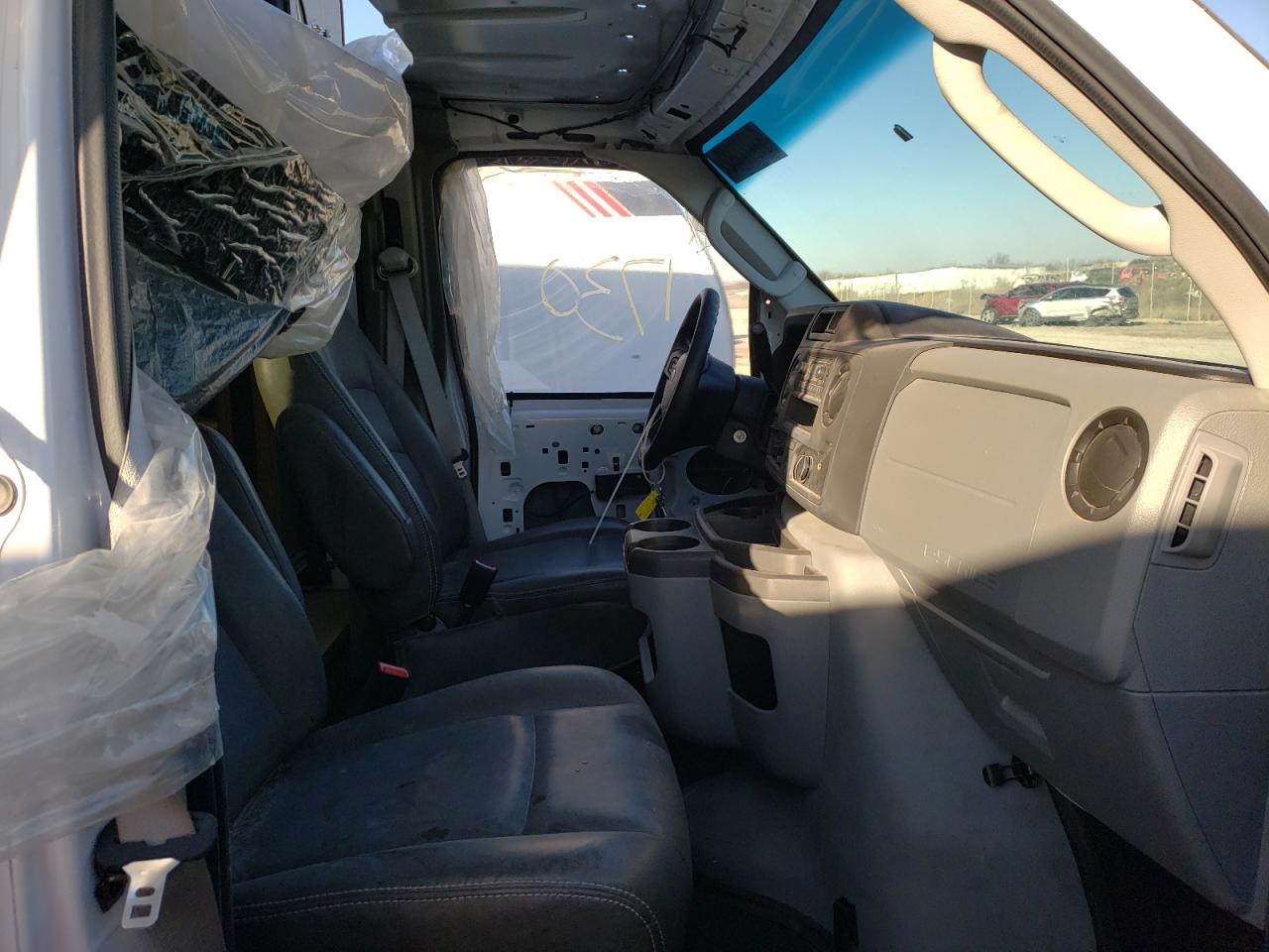 Photo 5 from auction – 2021 FORD ECONOLINE with VIN 1FDXE4FN5MDC29472