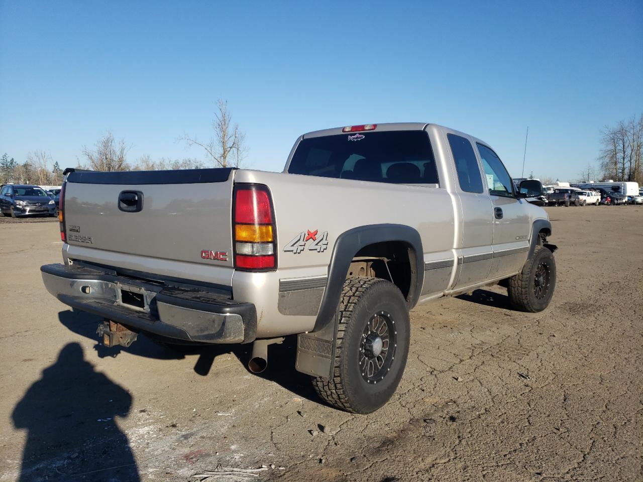 Photo 4 from auction – 2005 GMC SIERRA K25 with VIN 1GTHK29U15E126330