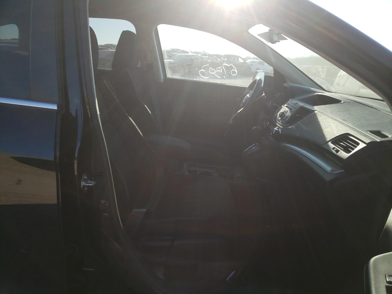 Photo 5 from auction – 2016 HONDA CR-V SE with VIN 2HKRM4H45GH667721