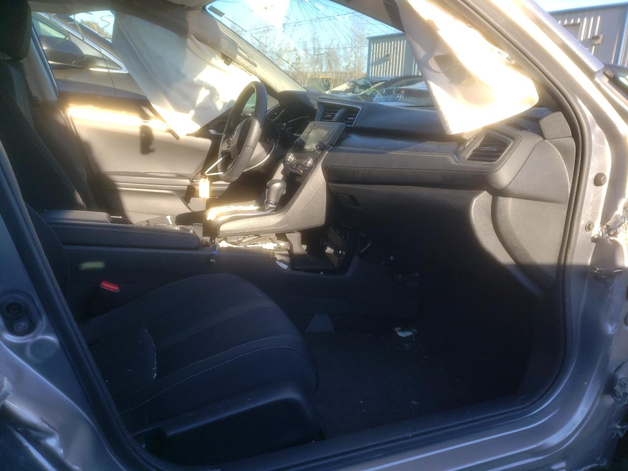 Photo 5 from auction – 2017 HONDA CIVIC LX with VIN 19XFC2F53HE229419