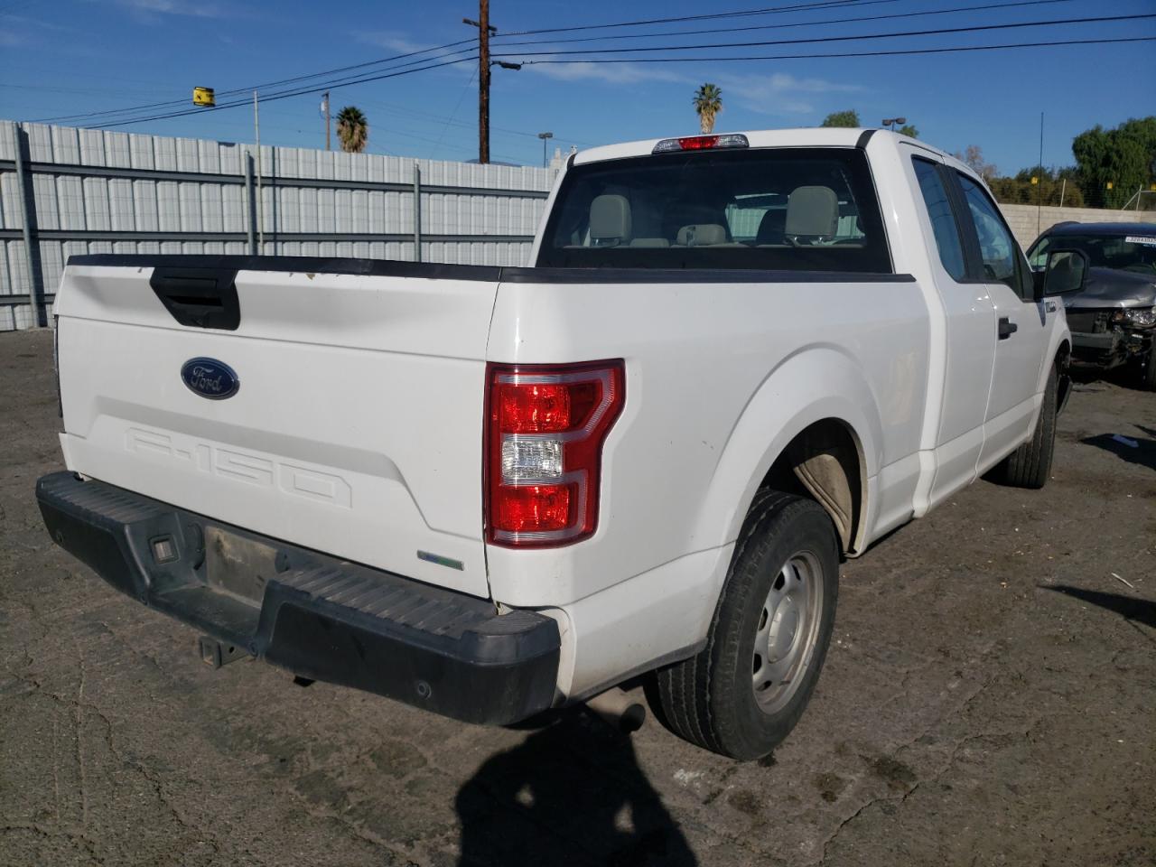 Photo 4 from auction – 2018 FORD F150 SUPER with VIN 1FTEX1CP3JKD44976